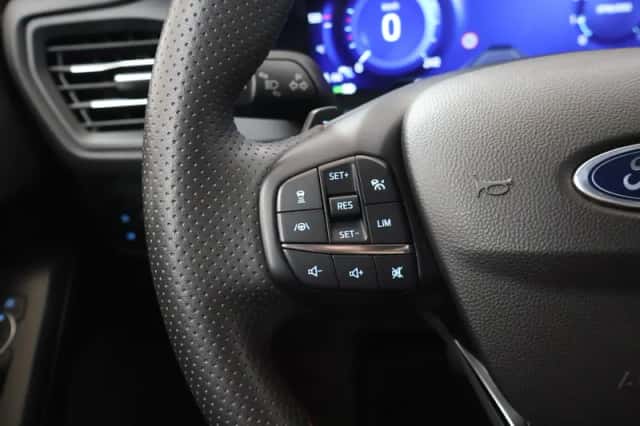 Ford Focus (2023) thumbnail 34