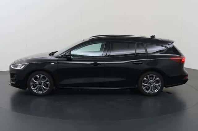 Ford Focus (2023) thumbnail 5