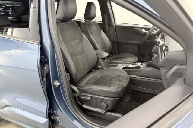 Ford Kuga (2023) thumbnail 11