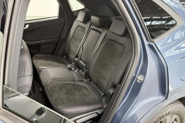 Ford Kuga (2023) thumbnail 12