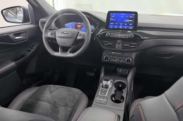 Ford Kuga (2023) thumbnail 9