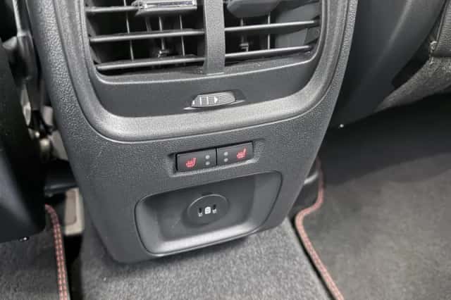 Ford Kuga (2023) thumbnail 10