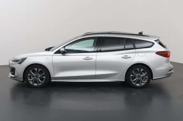 Ford Focus (2023) thumbnail 5