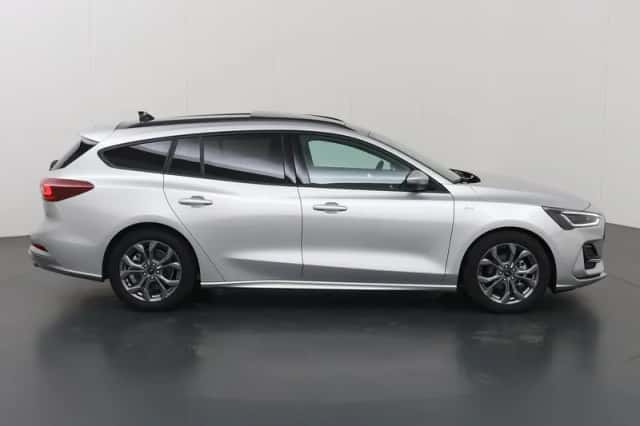 Ford Focus (2023) thumbnail 6