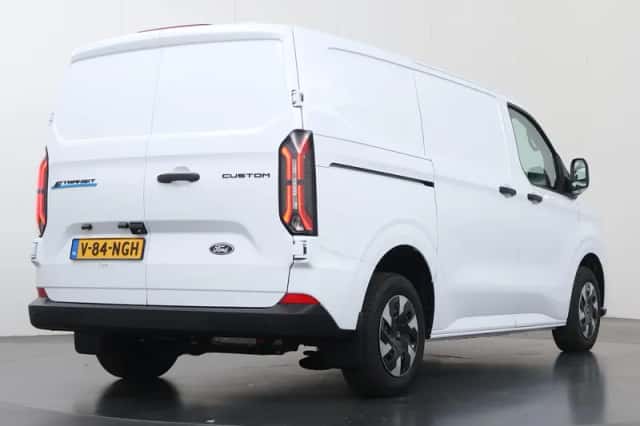 Ford E-Transit Custom (2025) thumbnail 2