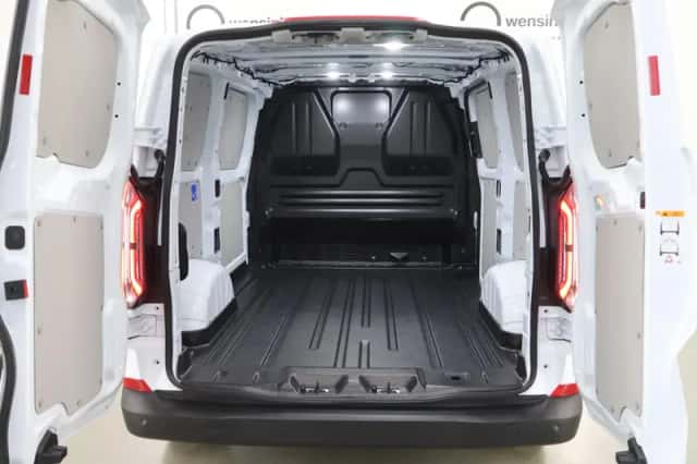 Ford E-Transit Custom (2025) thumbnail 33