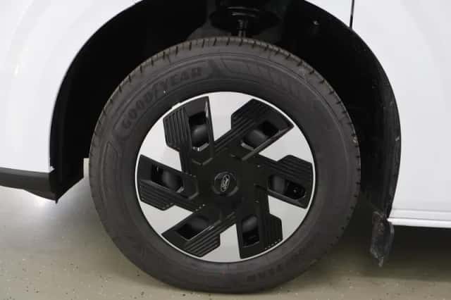 Ford E-Transit Custom (2025) thumbnail 36