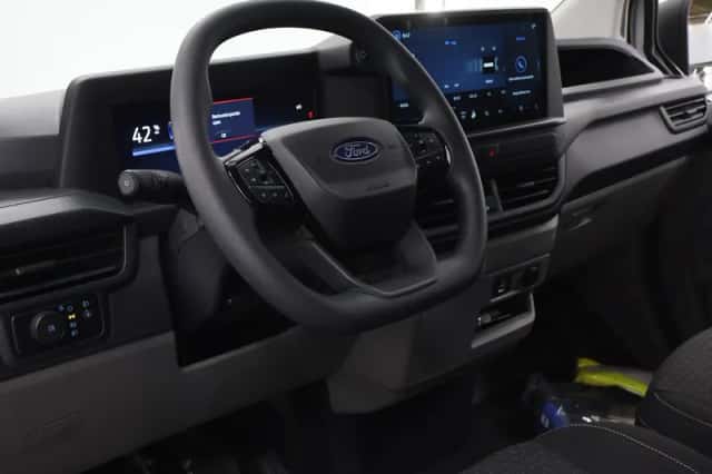 Ford E-Transit Custom (2025) thumbnail 7