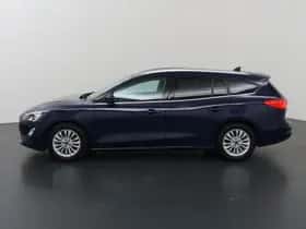 Ford Focus (2021) thumbnail 5