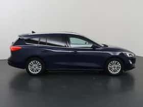 Ford Focus (2021) thumbnail 6