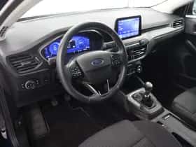 Ford Focus (2021) thumbnail 7
