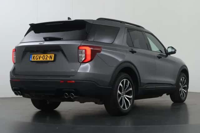 Ford Explorer (2023) thumbnail 2