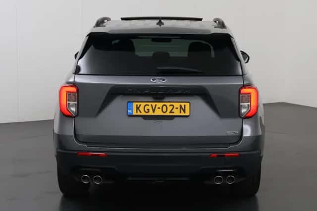 Ford Explorer (2023) thumbnail 4