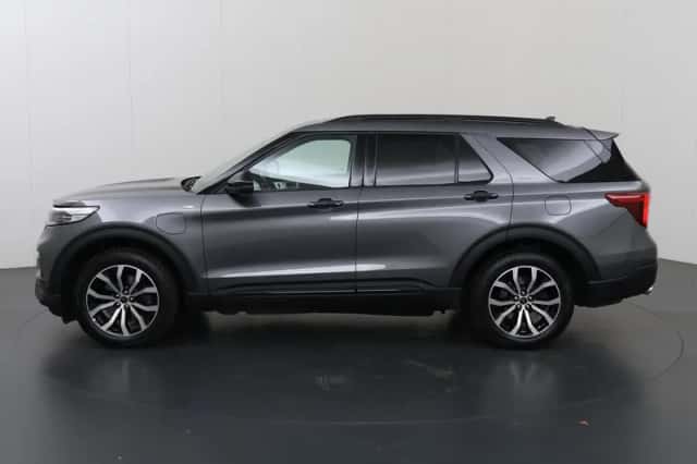 Ford Explorer (2023) thumbnail 5