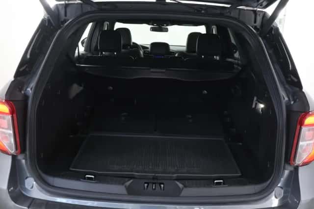 Ford Explorer (2023) thumbnail 42