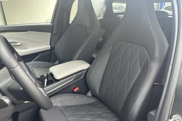 Ford Explorer (2026) thumbnail 13