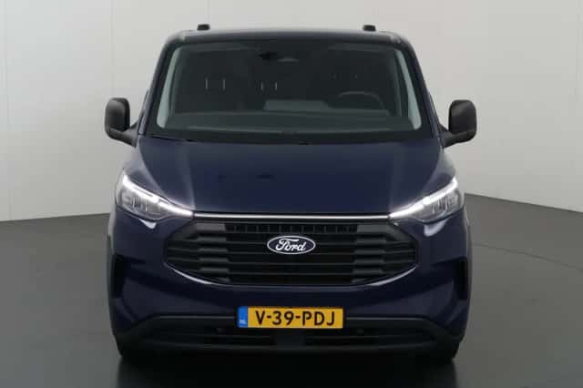 Ford Transit Custom (2024) thumbnail 3