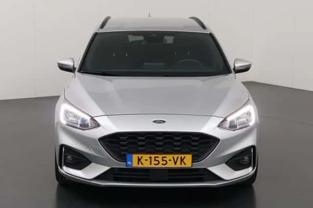 Ford Focus (2021) thumbnail 3