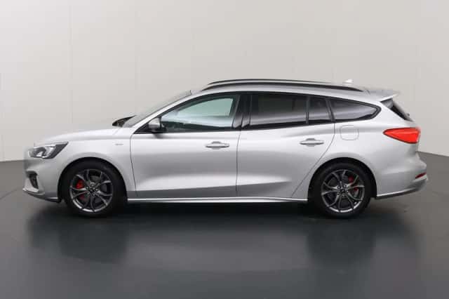 Ford Focus (2021) thumbnail 5