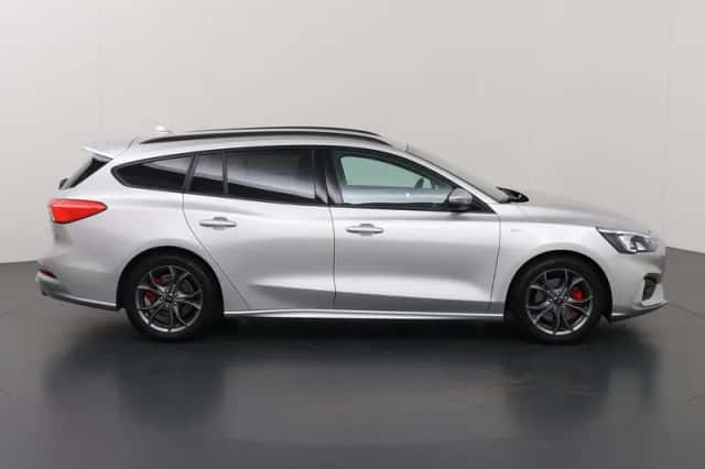 Ford Focus (2021) thumbnail 6