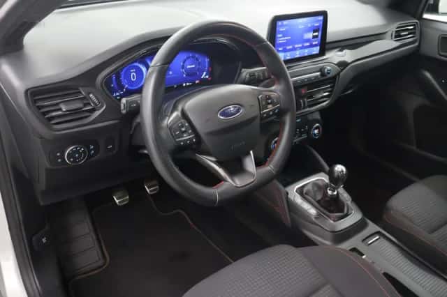 Ford Focus (2021) thumbnail 7