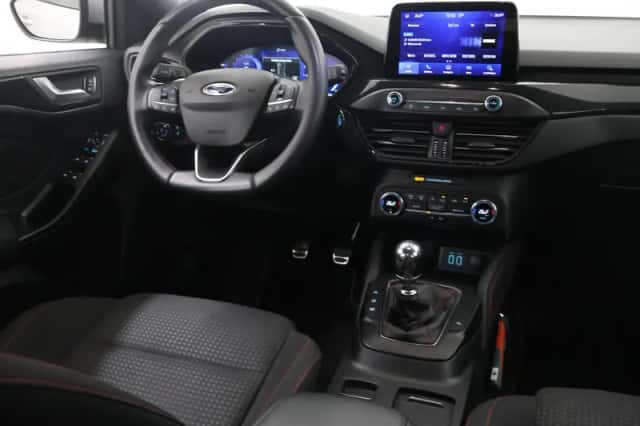 Ford Focus (2021) thumbnail 9