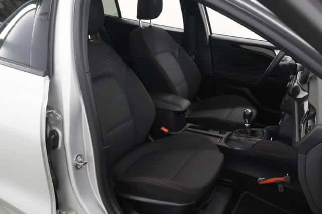 Ford Focus (2021) thumbnail 10