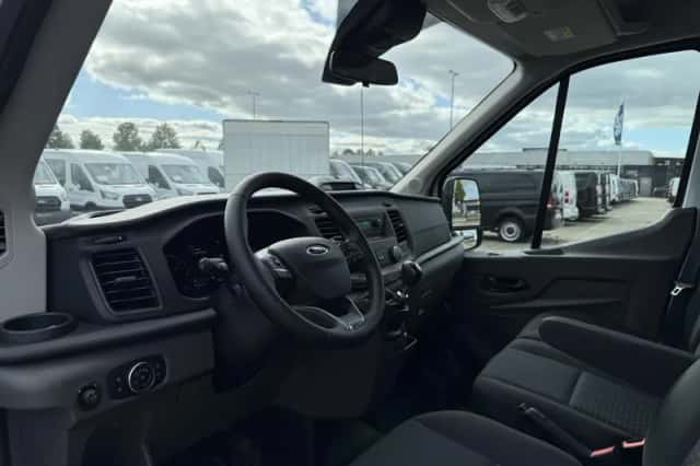 Ford Transit (2024) thumbnail 2