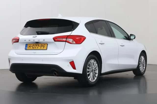 Ford Focus (2020) thumbnail 2