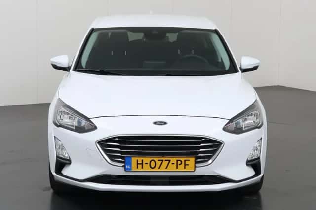 Ford Focus (2020) thumbnail 3