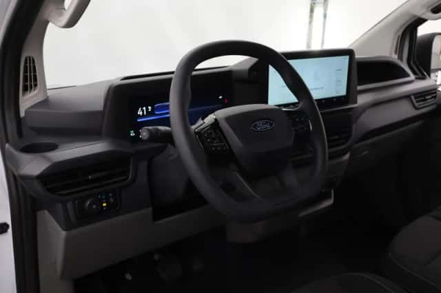 Ford E-Transit Custom (2025) thumbnail 7