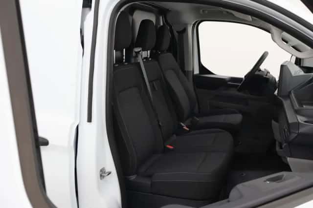 Ford E-Transit Custom (2025) thumbnail 10