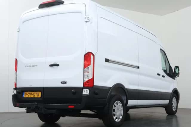 Ford Transit (2024) thumbnail 2