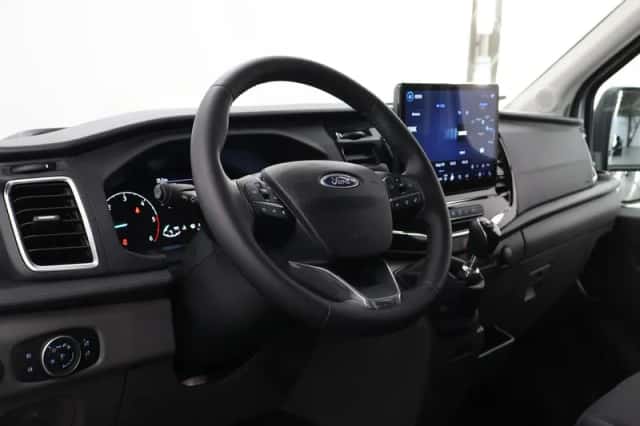Ford Transit (2024) thumbnail 7