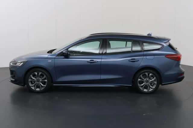 Ford Focus (2023) thumbnail 5