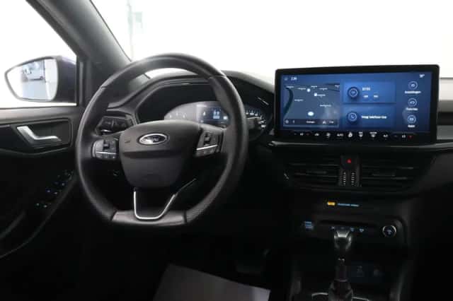 Ford Focus (2023) thumbnail 9
