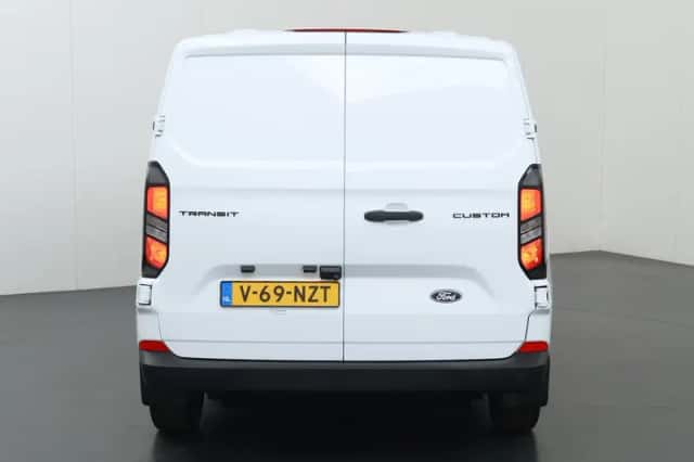 Ford Transit Custom (2024) thumbnail 4