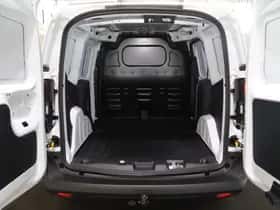Ford E-Transit Courier (2026) thumbnail 9