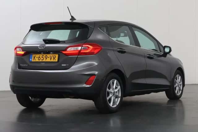Ford Fiesta (2021) thumbnail 2