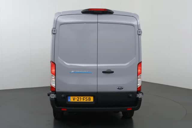 Ford E-Transit (2024) thumbnail 4