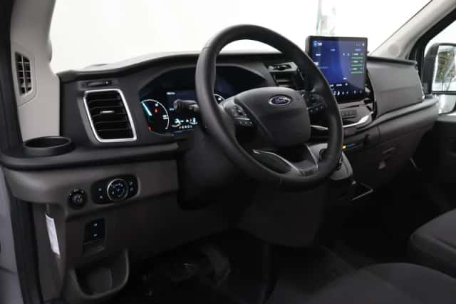 Ford E-Transit (2024) thumbnail 7