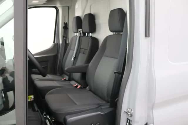 Ford E-Transit (2024) thumbnail 8