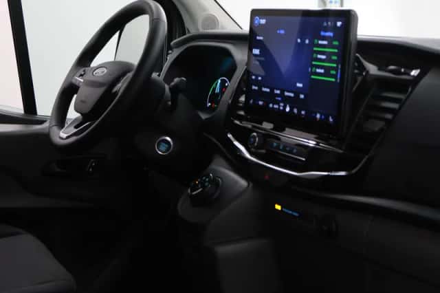 Ford E-Transit (2024) thumbnail 9