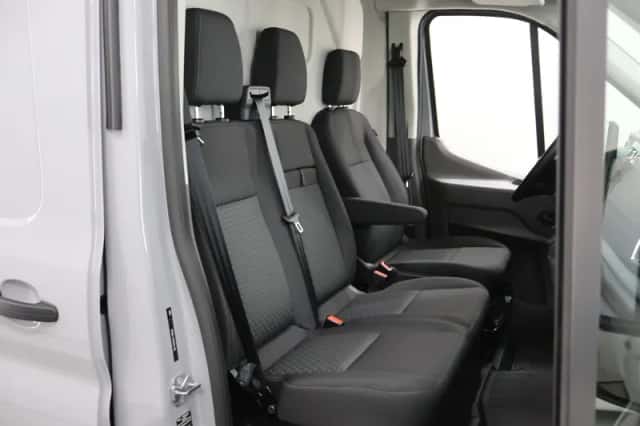 Ford E-Transit (2024) thumbnail 10