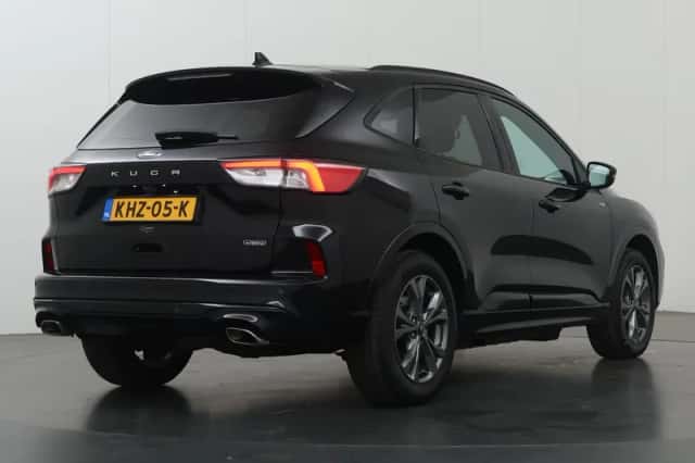 Ford Kuga (2022) thumbnail 2