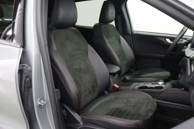 Ford Kuga (2023) thumbnail 10