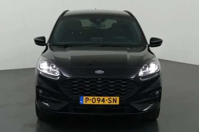 Ford Kuga (2021) thumbnail 3