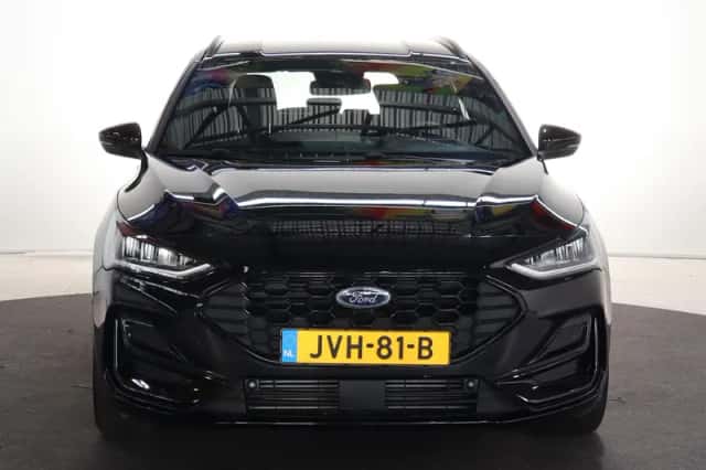 Ford Focus (2023) thumbnail 3