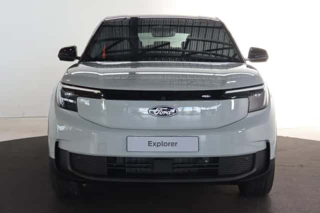 Ford Explorer (2026) thumbnail 3