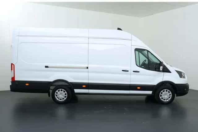 Ford Transit (2024) thumbnail 6